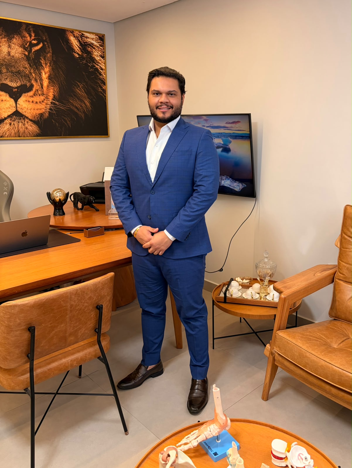 Dr. Leonardo Catizani